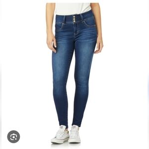 Wallflower NWT Women's Blue Jeans  Kelly Color Size 0 /24 Beautiful